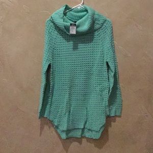 NWT mint green high/low sweater with pops of color